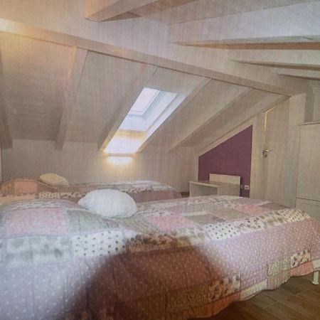 Casa Delle Corti Apartment Colico Luaran gambar