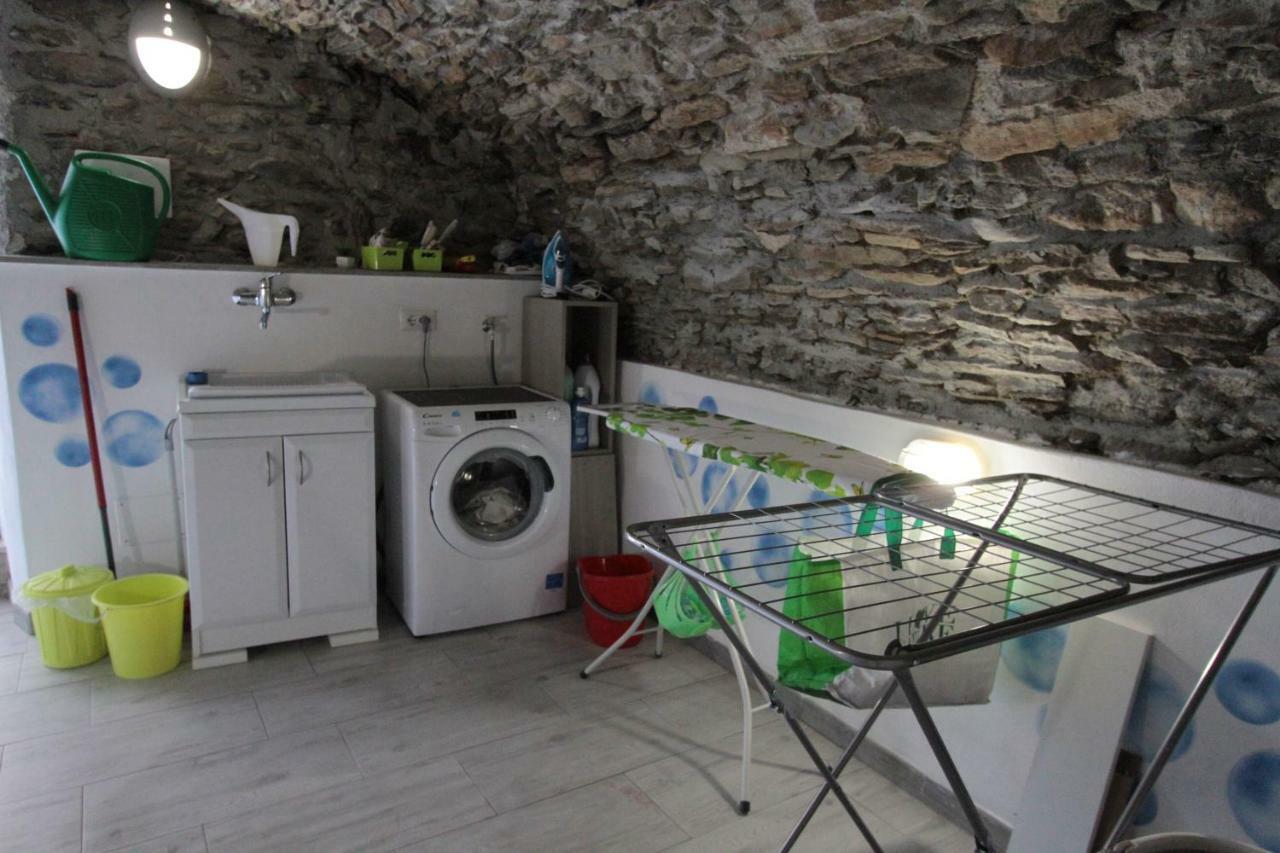Casa Delle Corti Apartment Colico Luaran gambar
